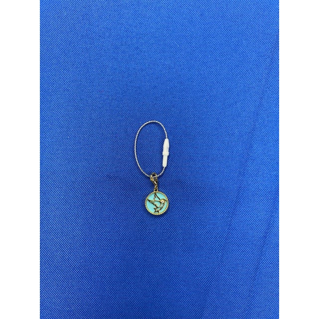 Contemporary Diamond Flying Dove Bird Soaring Sky Peace Devotion Love Hope 18 Karat Yellow G For Sale - Image 3 of 10