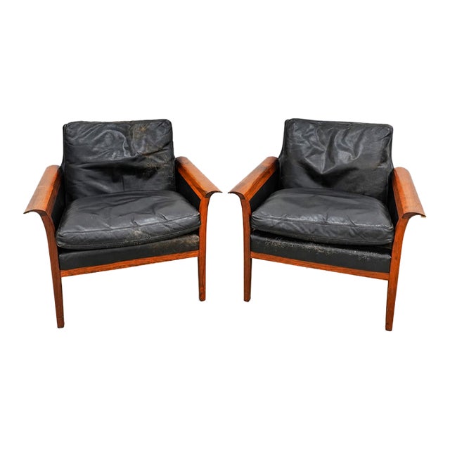 1960s Attributed to Hans Olson Rosewood and Black Leather Lounge Chairs - Pair For Sale