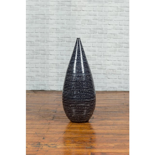 Early 21st Century Thai Chiang Mai Contemporary Black and White Vase from the Prem Collection For Sale - Image 5 of 10