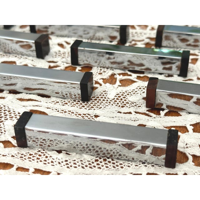 Modern Art Deco Modernist Knife Rests in Chromed Metal and Blackened Wood, France, 1930s, Set of 12 For Sale - Image 3 of 5