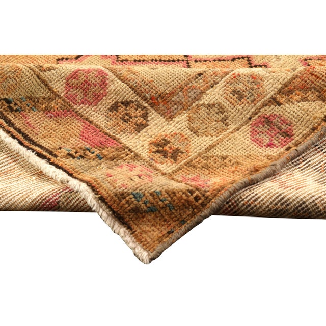 1950s Hand-Knotted Vintage Oushak Rug Beige Brown Peach Geometric Pattern For Sale - Image 5 of 5