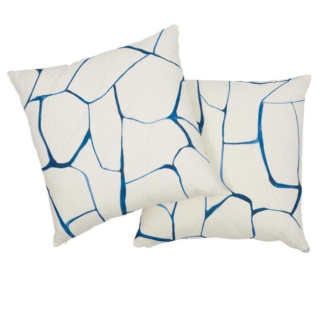 This 20" x 20" pillow features Filligree in Navy. Designed by Porter Teleo, this modern pattern has an unmistakable...