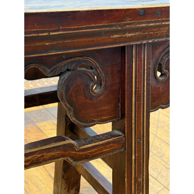 Late 19th Century 19th Century Chinese Red Lacquer Elm Spring Bench With Ruyi Spandrels For Sale - Image 5 of 9