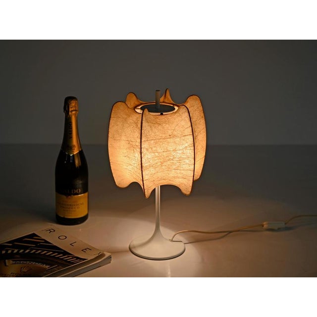 Beige Tulip Cocoon Table Lamp with Brass Base attributed to Castiglioni for Hille, Italy, 1960s For Sale - Image 12 of 13