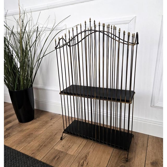 Gold Mid-Century Modern Italian Brass and Metal Magazine Rack, 1960s For Sale - Image 8 of 9