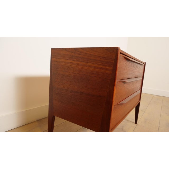Wood Vintage Danish Chest of Drawers in Teak, 1960s For Sale - Image 7 of 15