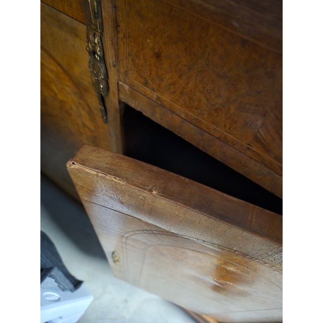 Early 20th Century French Bird's Eye Maple Buffet/Sideboard For Sale In Palm Springs - Image 6 of 10