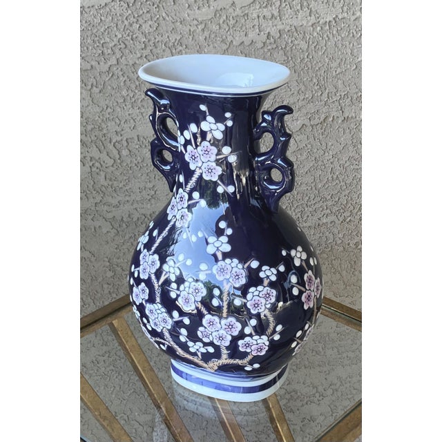Mid 20th-Century Prunus Blossom 玉壶春瓶 Yuhuchunping-Shape Vase With Chinese Dragon-Handles For Sale - Image 15 of 18