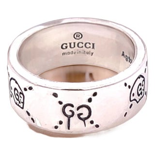 Late 20th Century Gucci Estate Engraved Ring Size 8 Sterling Silver 8.5 MM Height For Sale