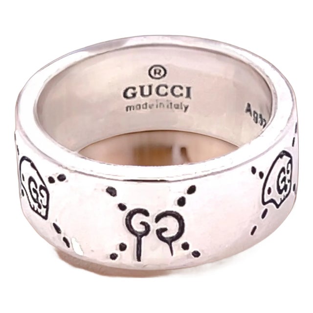 Late 20th Century Gucci Estate Engraved Ring Size 8 Sterling Silver 8.5 MM Height For Sale