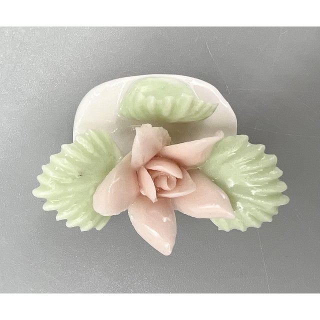 Set of 18 Vintage Ardalt Porcelain Floral Place Card Holders – Pastel Flowers – Spring Entertaining / Cottagecore / Romantic Tabletop For Sale - Image 14 of 14