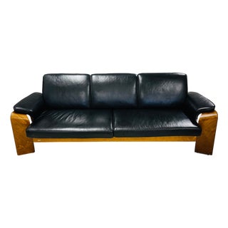 1990s Ekornes Authentic Black Leather Norwegian "Pegasus" Couch With Walnut Frame/Legs For Sale
