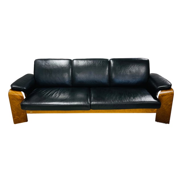 1990s Ekornes Authentic Black Leather Norwegian "Pegasus" Couch With Walnut Frame/Legs For Sale