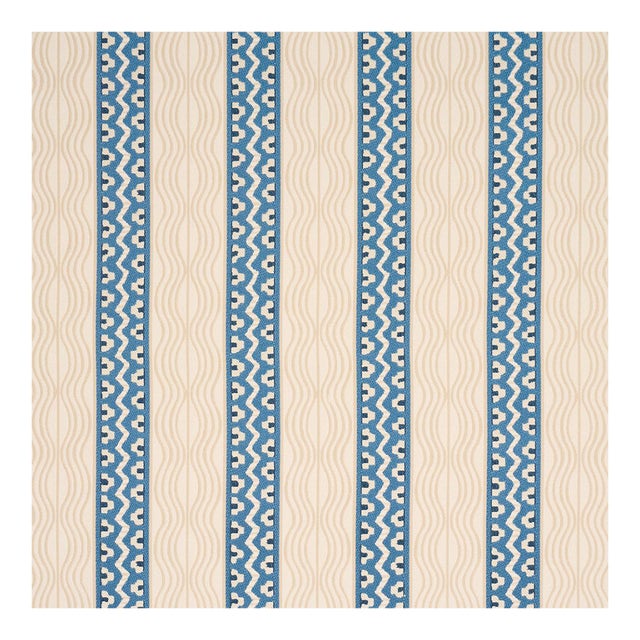 Sample - Schumacher x Johnson Hartig Crème Anglaise Fabric in English Cream/Denim Blue For Sale