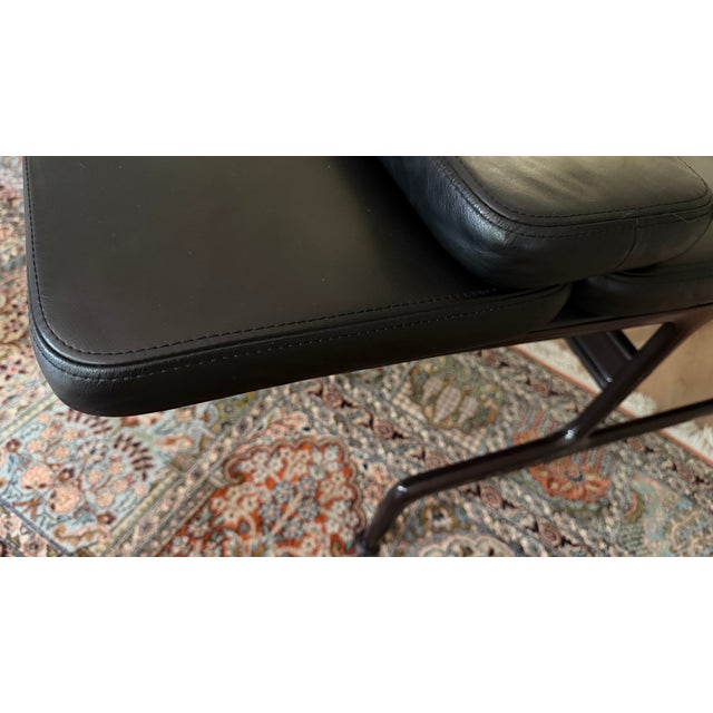 ES 106 Soft Pad Chaise Lounge in Black Leather by Charles and Ray Eames for Vitra, 1990s For Sale - Image 11 of 16