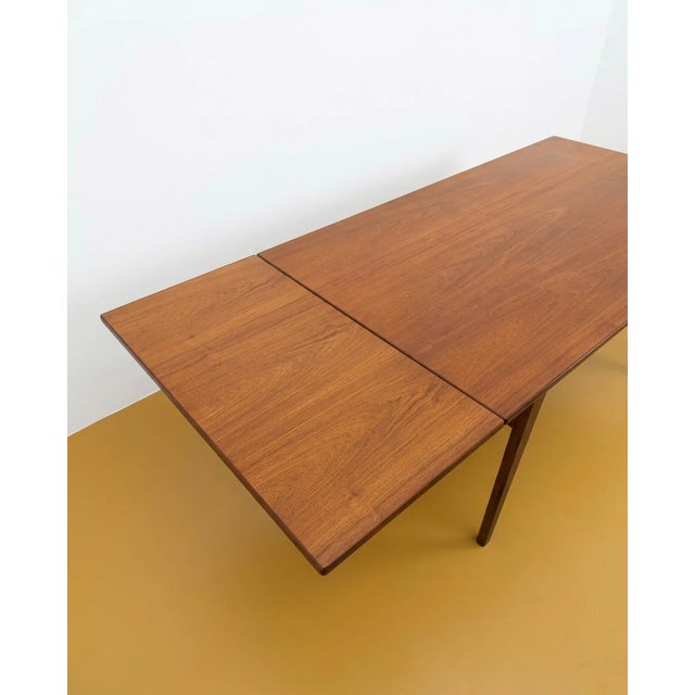 Johannes Andersen Rectangular Extendable Danish Teak Table by Johannes Andersen, 1960s For Sale - Image 4 of 7