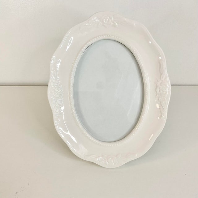 Ceramic Vintage Art Nouveau Victorian Farmhouse Ceramic Oval Photo Frame. For Sale - Image 7 of 9