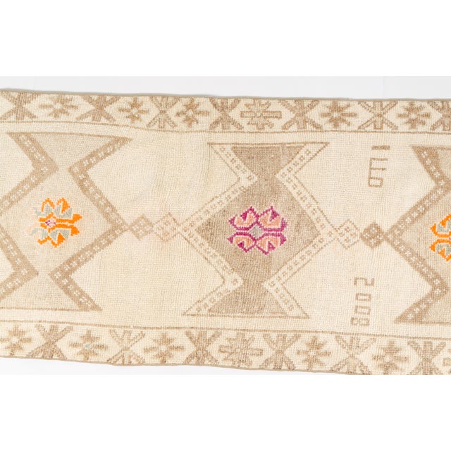 Textile Mid 20th Century Oushak Tribal Oushak White Runner For Sale - Image 7 of 10