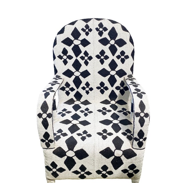 1980s African Nobility Nigerian Yoruba Black& White Beaded Chair For Sale - Image 5 of 13
