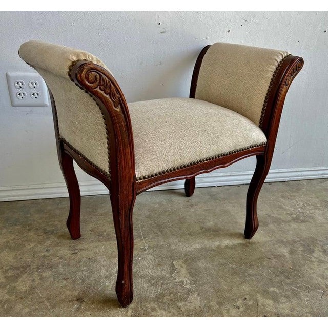 Brown French Provincial Bench, Mahogany & Linen, Brass Nailheads, 1940s For Sale - Image 8 of 11