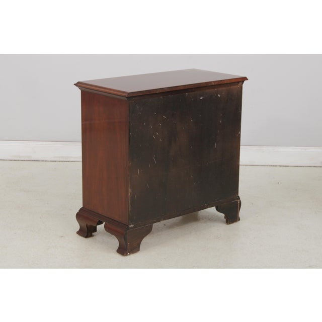 Pair of Councill Craftsmen Mahogany Nightstands Bachelors Chests For Sale - Image 12 of 13