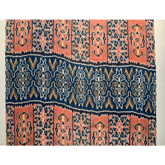 Ikat Textile From Sumba Island With Stunning Tribal Motifs, Indonesia For Sale - Image 4 of 5