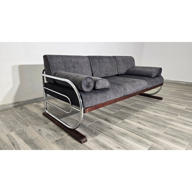 Bauhaus Chrome Sofa by Robert Slezak for Slezak Factories, 1930s, in Restored conditions. Designed 1920 to 1949 I have...