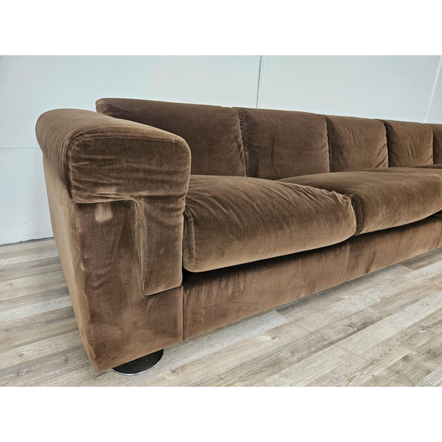 Splendid and rare Tecno sofa, model D120, designed by Valeria Borsani and Alfredo Bonetti for Tecno, conceived in 1966 and...