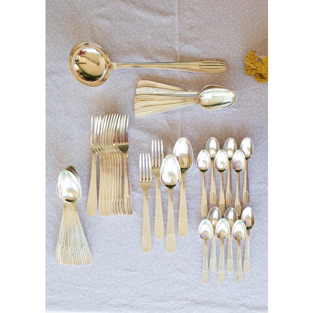 French Art Deco Silver-Plated Cutlery Set for 12, 1930-1940s, Set of 37 For Sale - Image 4 of 12