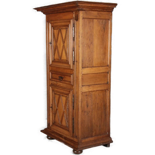 Baroque Baroque Narrow Cabinet in Walnut, France, 1700s For Sale - Image 3 of 18
