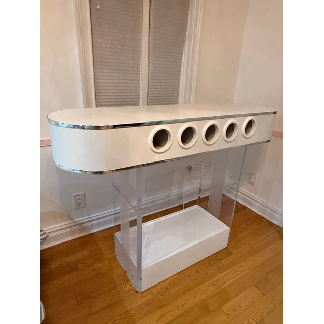 Hill Manufacturing Co. 1970 Lucite White Bar With 2 Bar Stools by Hills Manufacturing Co. - Set of 3 For Sale - Image 4 of 8