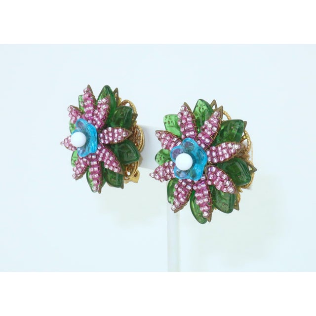 Mid-Century Modern Stanley Hagler & Ian St. Gielar Glass Beaded Flower Earrings, 1990's For Sale - Image 3 of 11