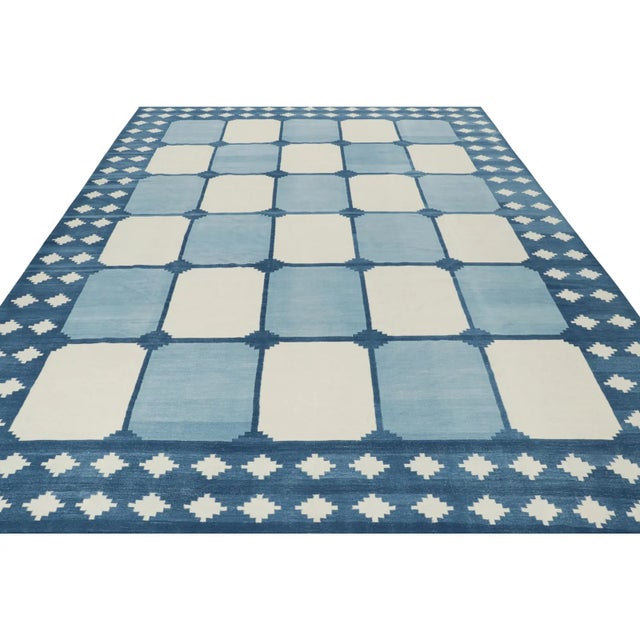 2010s Rug & Kilim’s Contemporary Dhurrie Rug in Blue With White Geometric Patterns For Sale - Image 5 of 7