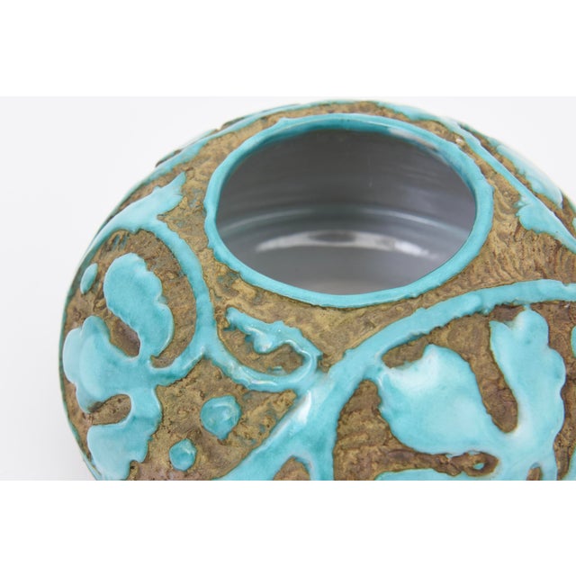Mid-Century Modern Mid Century Modern Saca Italian Ceramic Bowl With Sgraffito Turquoise Applied Design, 1950's For Sale - Image 3 of 10