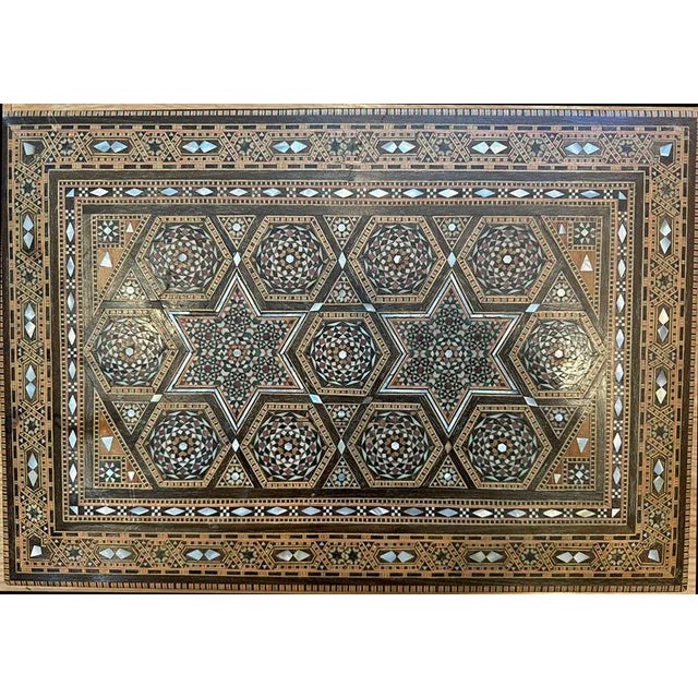 This very rare, large table box—with key and working lock!—is nothing less than exquisite. From the early 1900s, this...