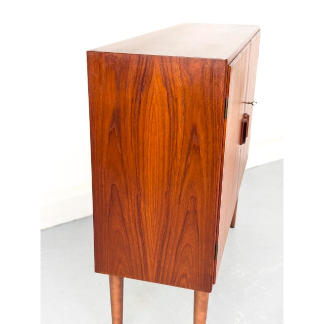 Danish Sideboard in Teak by Børge Mogensen for Søborg Møbelfabrik, 1960s For Sale - Image 13 of 18