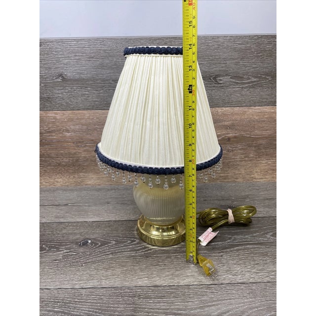 1990s Vintage Mid-Century Modern Porcelain & Brass Table Lamp For Sale - Image 5 of 6