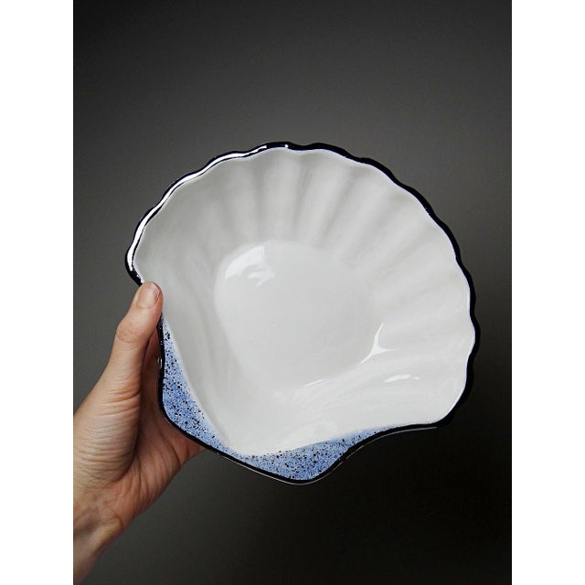 Rococo Large Vintage Ceramic Scallop Shell Trinket Tray by Christian Dior, 1987 For Sale - Image 3 of 9