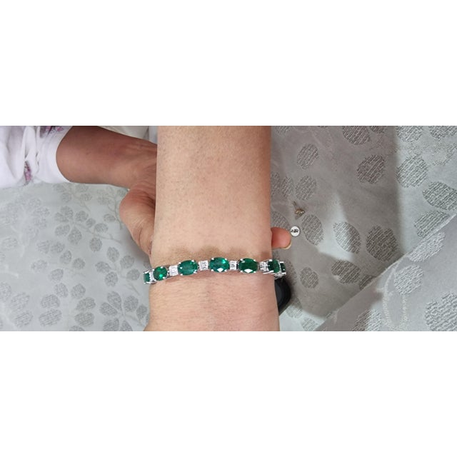 13.06 Carats Natural Zambian Emerald Tennis Bracelet with Diamonds and 14k Gold For Sale - Image 13 of 18