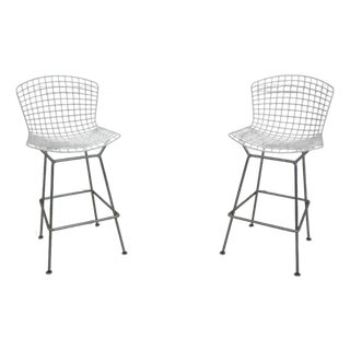 Harry Bertoia for Knoll Pair of White Wire Frame Bar Stools For Sale