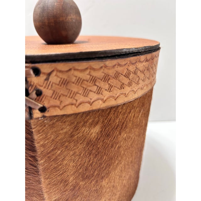 Brown 1980s Cowhide and Tooled Leather Ice Bucket, Western Ranch Barware For Sale - Image 8 of 12