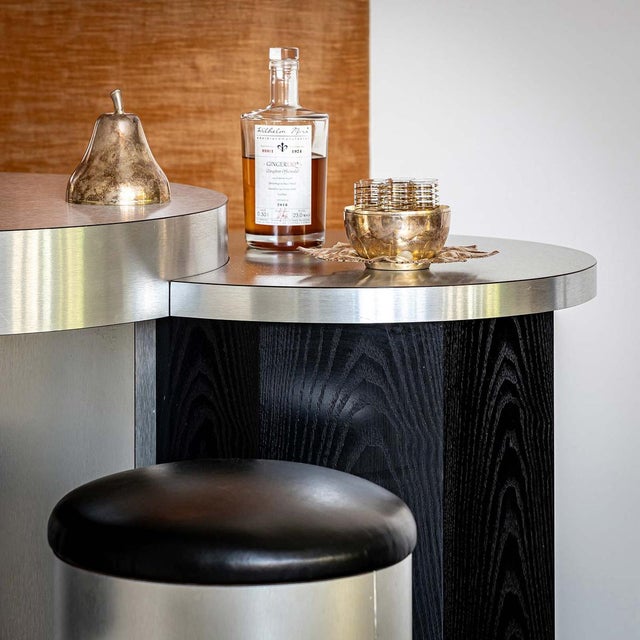 Large Brushed Aluminium Bar with Stools, Set of 3 For Sale - Image 11 of 14