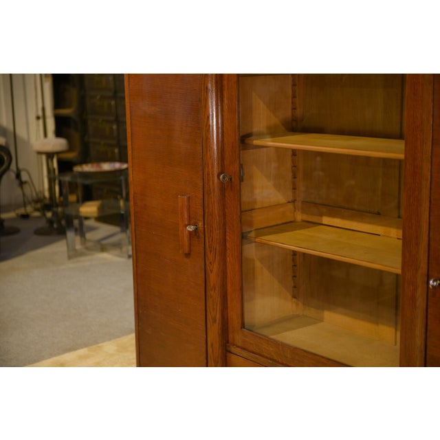 1940s Vintage Oak Display Cabinet, 1940s For Sale - Image 5 of 10