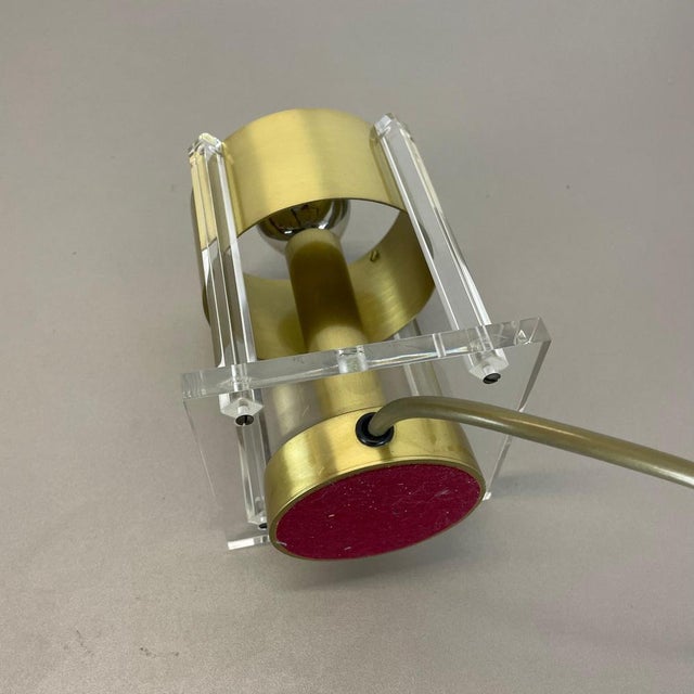 Postmodern Cubic Table Light in Brass and Acryl Glass, 1970 For Sale - Image 15 of 17