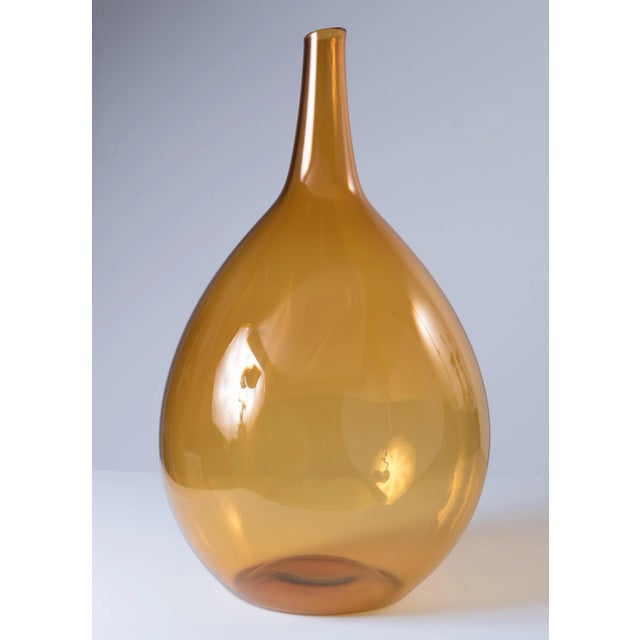 1960s Mid-Century Amber Zeller Glass Floor Vase Bottle Attributed to Wayne Husted for Zeller For Sale - Image 11 of 11