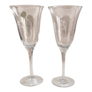 Vintage Handmade Etched Grapevine Tulip-Stem Wine Glasses – Set of 2 For Sale