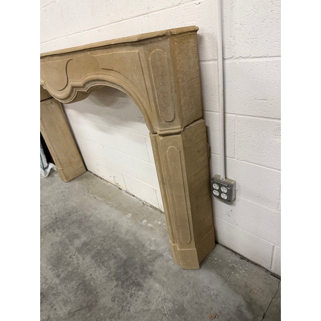 French Louis XV Style Limestone Mantel For Sale In Atlanta - Image 6 of 15