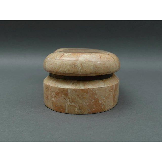 Mid-Century Modern Kinder-Harris Dara 1980s Pink Tessellated Stone Brass Kidney Shaped Box For Sale - Image 3 of 10