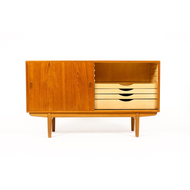 1960s 1960s Danish Modern Mid Century Teak Credenza Sideboard— Borge Mogensen for Søborg — Sliding Doors For Sale - Image 5 of 12