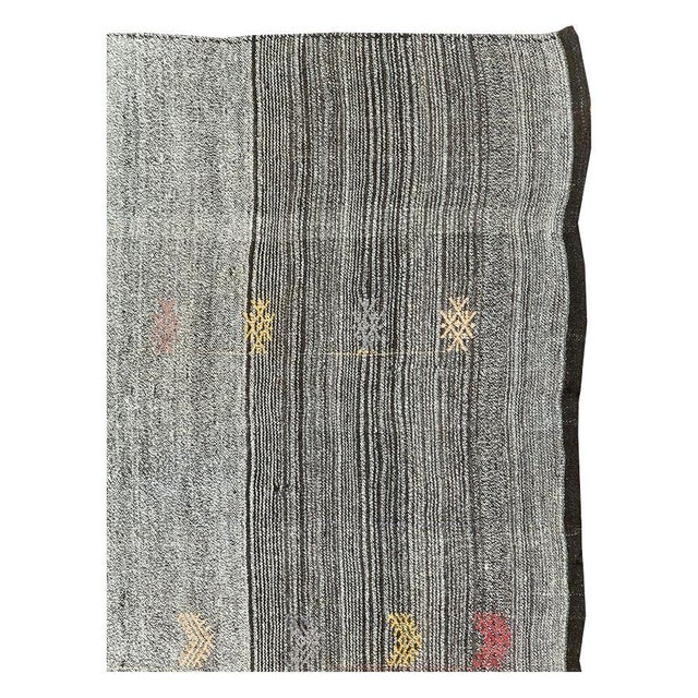 Mid-20th Century Handmade Turkish Flatweave Kilim Accent Rug For Sale - Image 4 of 10